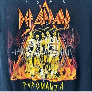 Def Leppard Graphic T-Shirt